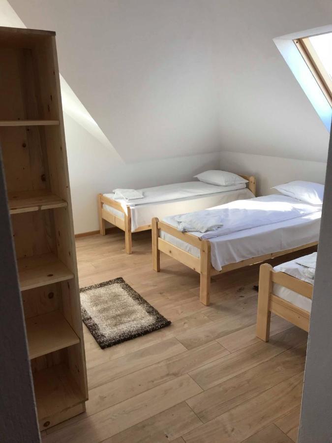 Bed and Breakfast Famives Vendeghaz Racul Zewnętrze zdjęcie
