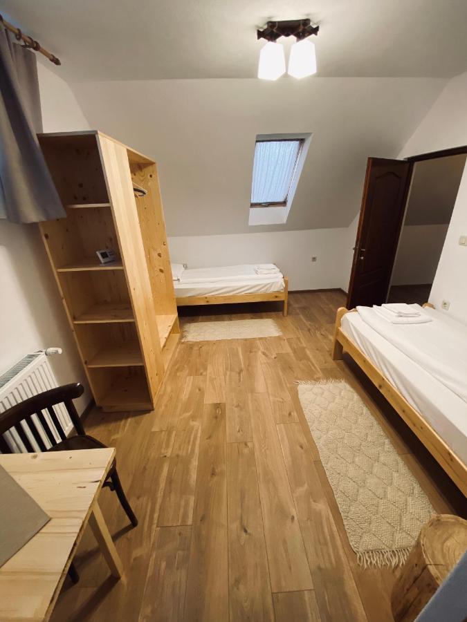 Bed and Breakfast Famives Vendeghaz Racul Zewnętrze zdjęcie