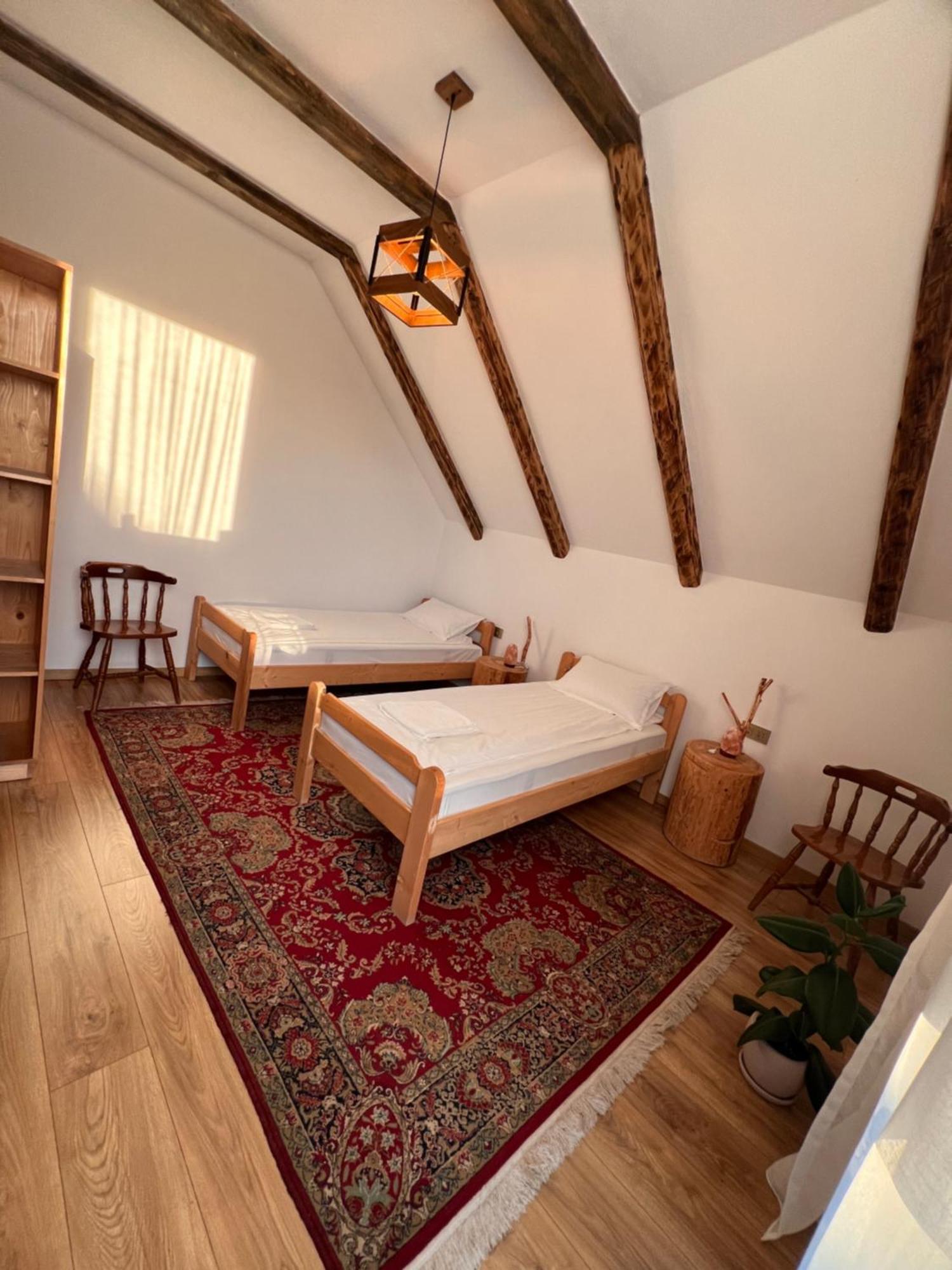 Bed and Breakfast Famives Vendeghaz Racul Zewnętrze zdjęcie