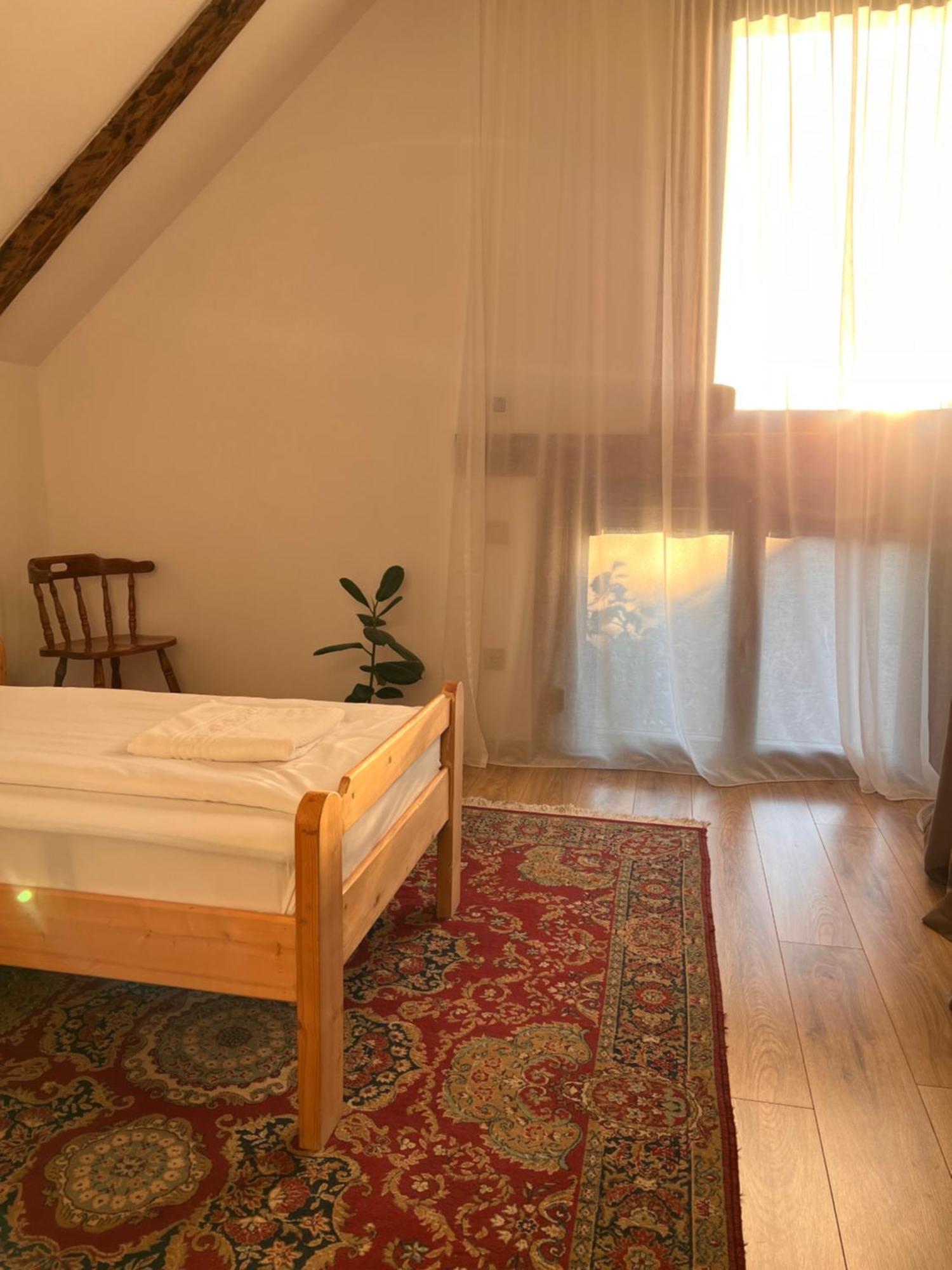 Bed and Breakfast Famives Vendeghaz Racul Zewnętrze zdjęcie